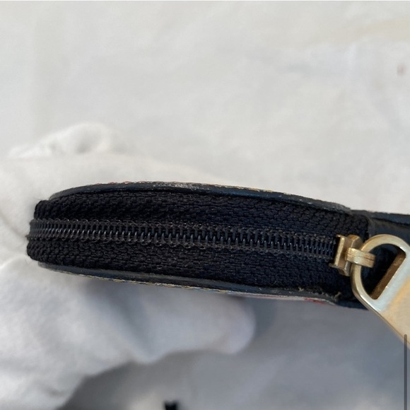 FENDI Limited Edition Zucca Heart Coin Purse - Picture 8 of 10